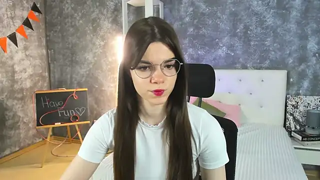 Snapshot of miss__evelyne chatting on March 8, 2026, 1:11 am miss evelyne online show from March 8, 2026, 1:11 am