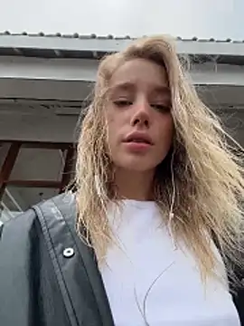 Snapshot of sssativa_more chatting on February 28, 2026, 5:29 am sssativa more online show from February 28, 2026, 5:29 am