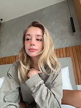 Snapshot of sssativa_more chatting on February 10, 2026, 4:44 am sssativa more online show from February 10, 2026, 4:44 am