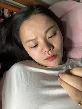 leo-kitty online show from December 22, 2025, 2:39 pm