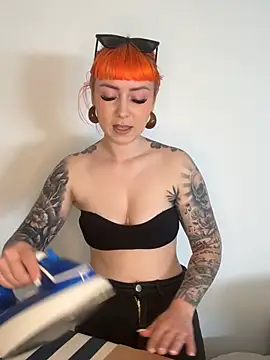 ScarletVixenLive online show from April 26, 2026, 2:47 pm