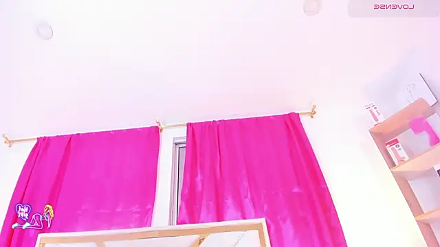Snapshot of Silvanna-Casstro chatting on July 28, 2026, 4:39 pm Silvanna-Casstro online show from July 28, 2026, 4:39 pm