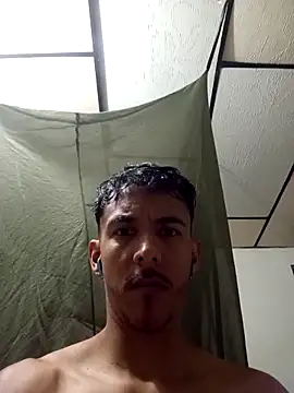 Snapshot of Marshallbronnxx chatting on April 8, 2026, 11:06 pm Marshallbronnxx online show from April 8, 2026, 11:06 pm