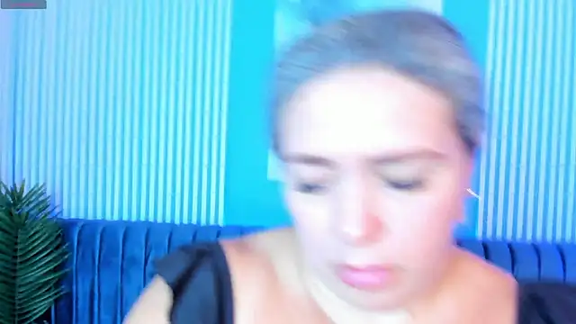 Snapshot of dahianeconnor chatting on June 20, 2026, 11:59 am dahianeconnor online show from June 20, 2026, 11:59 am