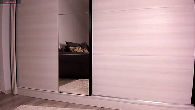 SweetViperr online show from January 13, 2026, 8:13 pm