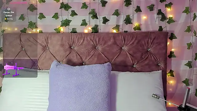 Snapshot of Ayla-marttinez chatting on March 19, 2026, 1:27 am Ayla-marttinez online show from March 19, 2026, 1:27 am