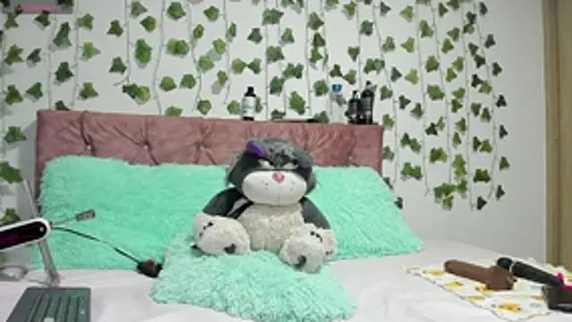 Ayla-marttinez online show from July 10, 2026, 1:05 am