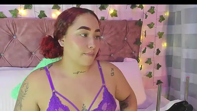 Snapshot of Ayla-marttinez chatting on February 10, 2026, 1:26 am Ayla-marttinez online show from February 10, 2026, 1:26 am