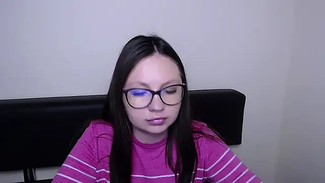Snapshot of LiliaErmi chatting on May 21, 2026, 6:44 am LiliaErmi online show from May 21, 2026, 6:44 am