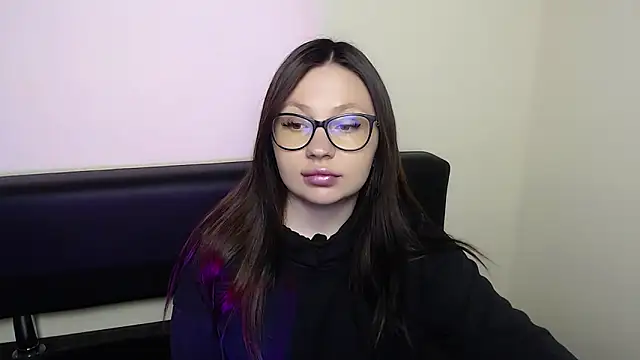 Snapshot of LiliaErmi chatting on May 20, 2026, 6:10 am LiliaErmi online show from May 20, 2026, 6:10 am
