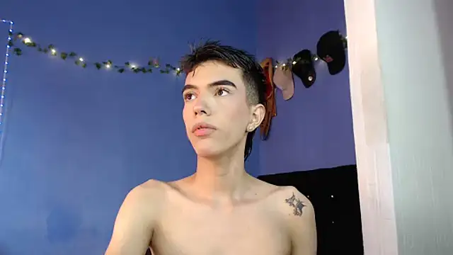 Juan Gomezz26 online show from June 26, 2026, 9:20 pm
