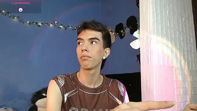 Juan Gomezz26 online show from August 3, 2026, 10:58 pm