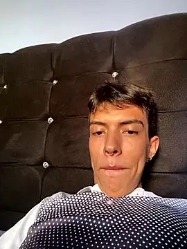 Juan Gomezz26 online show from January 14, 2026, 10:02 pm