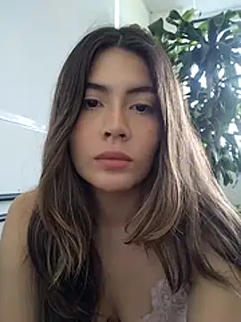 Sara loewen online show from December 15, 2025, 12:33 pm