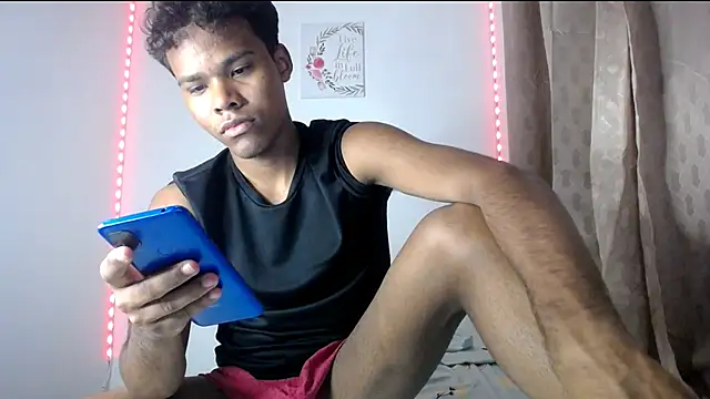 Snapshot of black_men9 chatting on December 16, 2025, 4:17 am black men9 online show from December 16, 2025, 4:17 am