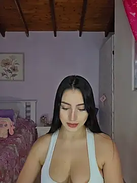 Snapshot of Esmeralda_Rossi chatting on February 24, 2026, 10:10 pm Esmeralda Rossi online show from February 24, 2026, 10:10 pm