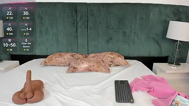 Scarlett  Noir online show from March 9, 2026, 8:23 pm