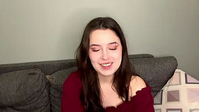 Snapshot of Freya_land chatting on March 7, 2026, 6:13 pm Freya land online show from March 7, 2026, 6:13 pm