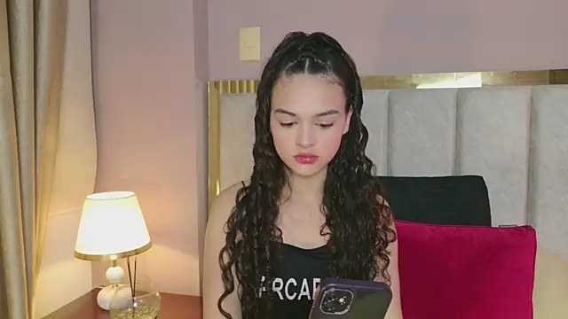 PaulinaSaint online show from March 19, 2026, 12:54 am