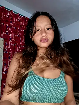 Snapshot of Annalia69 chatting on June 19, 2026, 5:52 pm Annalia69 online show from June 19, 2026, 5:52 pm