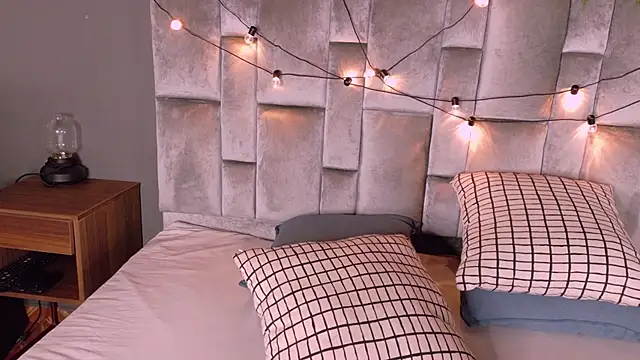 Miia Anderson online show from March 20, 2026, 12:28 pm