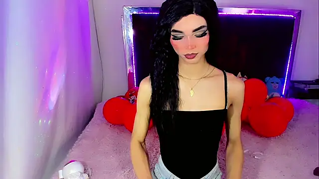 super hot girls online show from January 18, 2026, 3:32 am