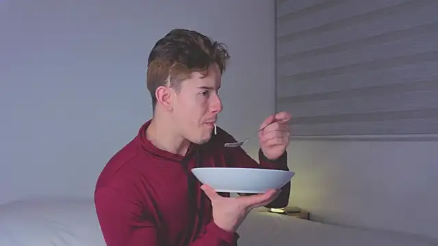 maxxcooper1 online show from December 21, 2025, 5:53 am