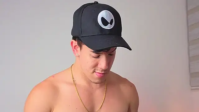 maxxcooper1 online show from January 13, 2026, 2:59 am