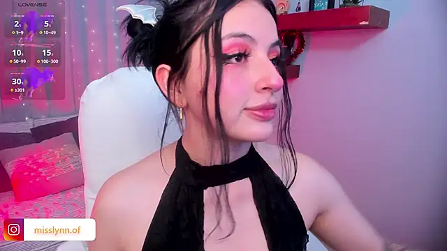 Snapshot of Missslynnn chatting on December 18, 2025, 6:18 am Missslynnn online show from December 18, 2025, 6:18 am