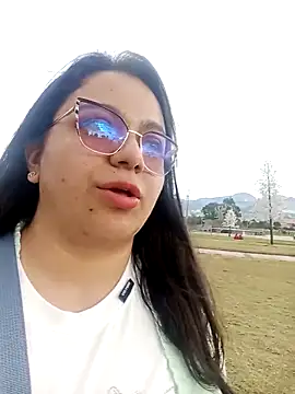 Brianna Ruiz online show from December 14, 2025, 8:47 pm