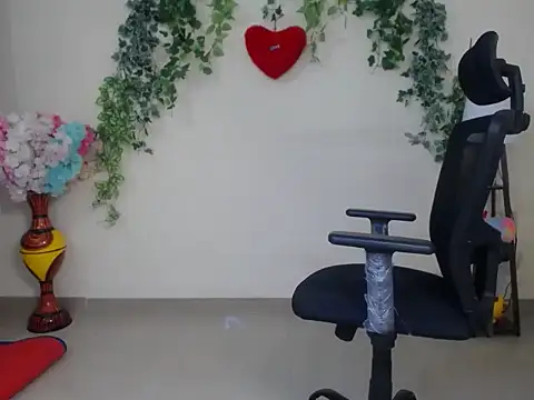 Shy nivi online show from April 28, 2026, 2:54 pm