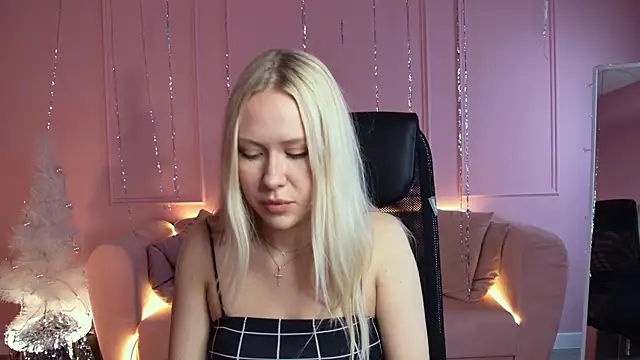 AprilChambers online show from January 17, 2026, 2:53 pm