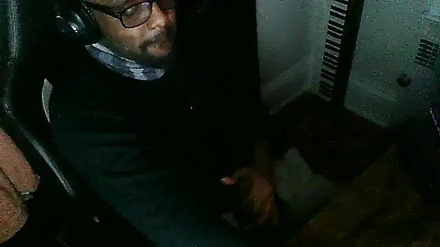 MrUnintentional online show from December 17, 2025, 3:17 pm