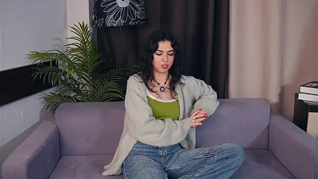 Snapshot of OdetteWitschi chatting on December 15, 2025, 1:17 pm OdetteWitschi online show from December 15, 2025, 1:17 pm