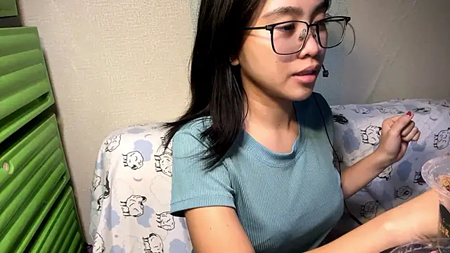 LenoraFrailey online show from February 4, 2026, 1:50 pm