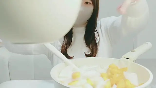 yuyuchan   online show from April 28, 2026, 10:19 am