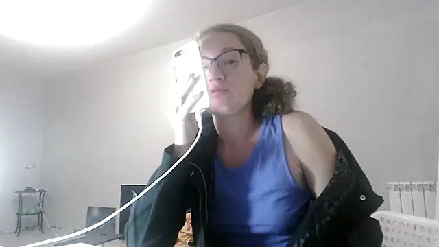 Snapshot of Alice_newhome chatting on July 16, 2026, 7:00 pm Alice newhome online show from July 16, 2026, 7:00 pm