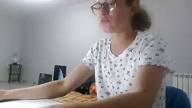 Snapshot of Alice_newhome chatting on July 12, 2026, 8:20 pm Alice newhome online show from July 12, 2026, 8:20 pm