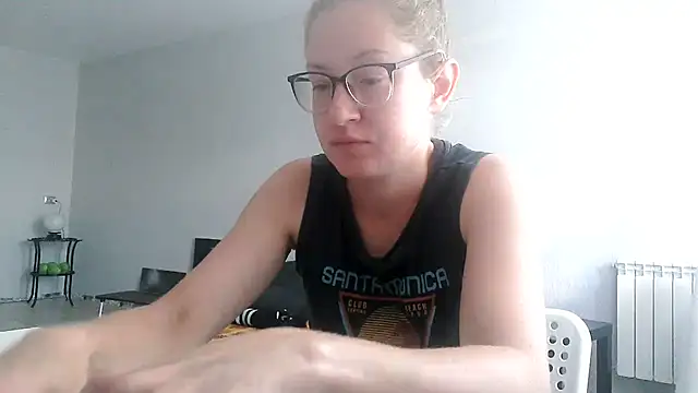 Snapshot of Alice_newhome chatting on July 6, 2026, 3:03 pm Alice newhome online show from July 6, 2026, 3:03 pm