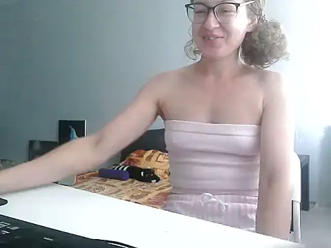 Snapshot of Alice_newhome chatting on July 22, 2026, 10:06 am Alice newhome online show from July 22, 2026, 10:06 am
