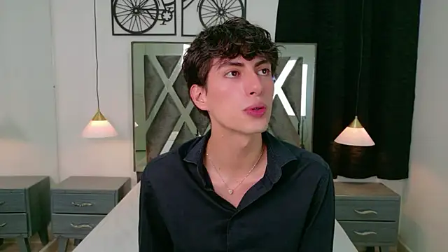 Snapshot of Martin_Williams chatting on February 9, 2026, 7:34 pm Martin Williams online show from February 9, 2026, 7:34 pm