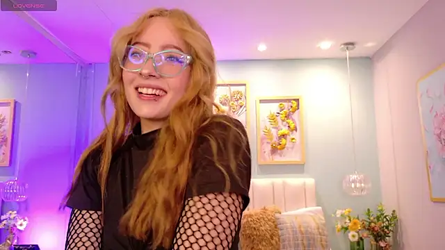 Snapshot of danielamilles chatting on March 8, 2026, 4:49 am danielamilles online show from March 8, 2026, 4:49 am