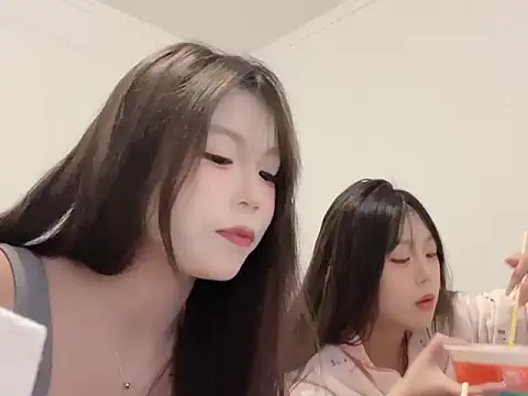 zhouzhou YC online show from December 21, 2025, 11:45 am