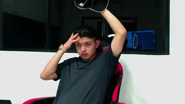 Snapshot of NathanBrookhs chatting on December 22, 2025, 9:37 pm NathanBrookhs online show from December 22, 2025, 9:37 pm