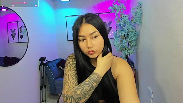 Snapshot of Carolina_cherry chatting on June 6, 2026, 12:54 pm Carolina cherry online show from June 6, 2026, 12:54 pm