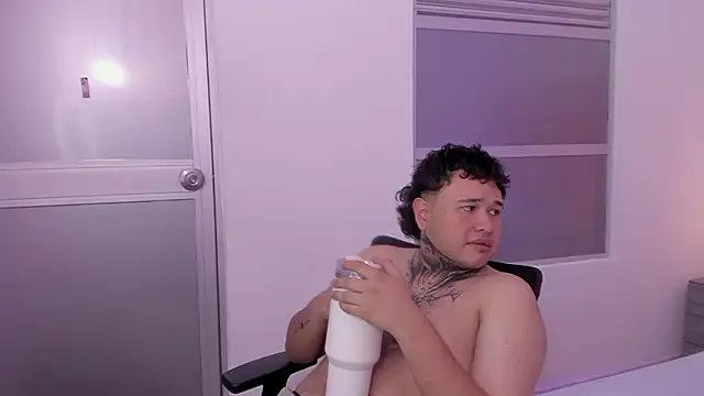 Beele and Evie online show from February 5, 2026, 8:48 pm