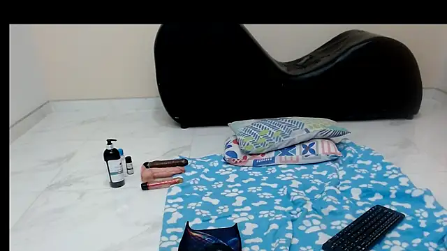 NOVAHOT98 online show from March 20, 2026, 1:23 pm