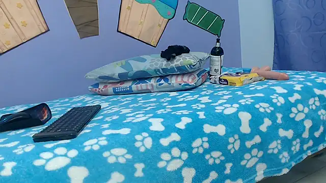 NOVAHOT98 online show from March 6, 2026, 7:20 pm