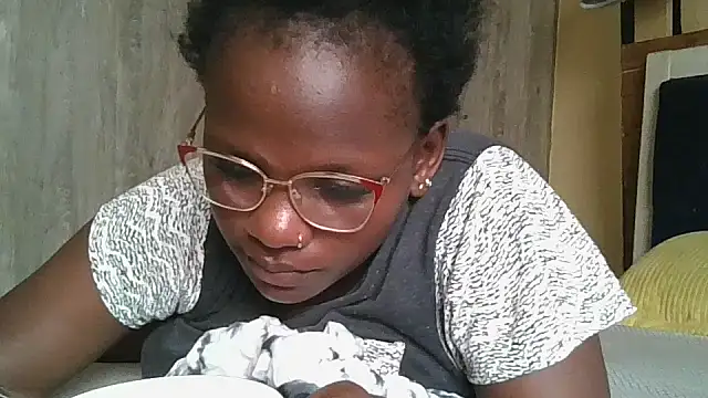 MilkyGlow online show from January 18, 2026, 5:55 am