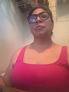 Snapshot of BettyWhispers chatting on February 16, 2026, 4:05 pm BettyWhispers online show from February 16, 2026, 4:05 pm